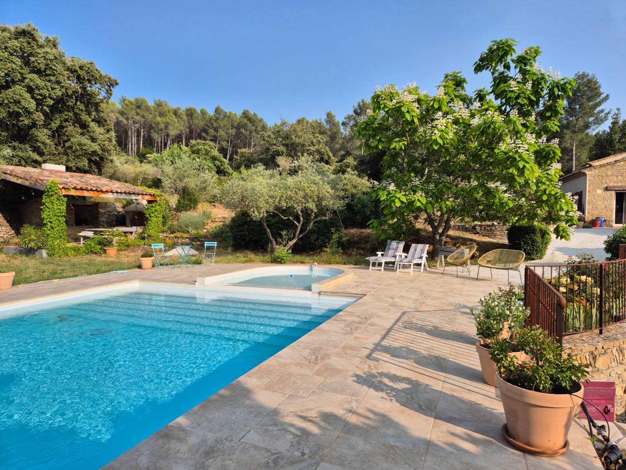Gites Mas Des Rochers - Romance Tropicale Avec Spa Le Beausset Exterior photo